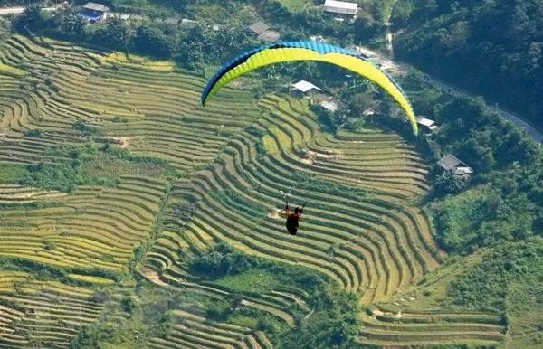 Yen Bai: paragliding festival becomes signature tourism product ảnh 1