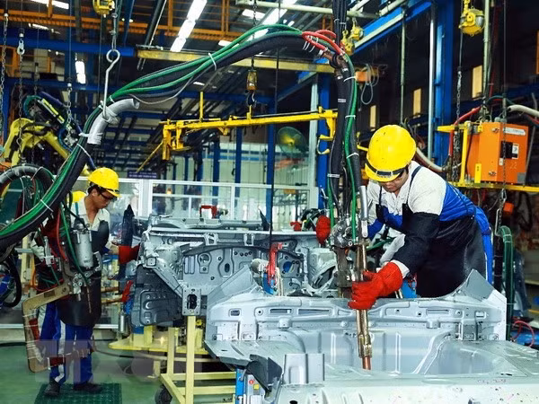 Auto sales down despite of strong discounts ảnh 1