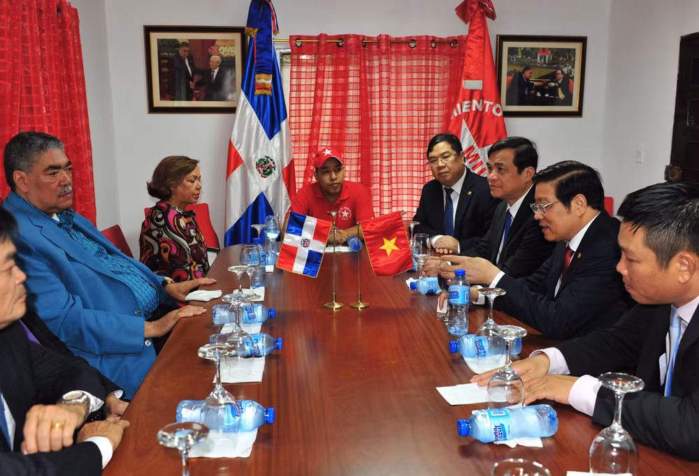 Party delegation visits Dominican Republic to cement ties ảnh 1