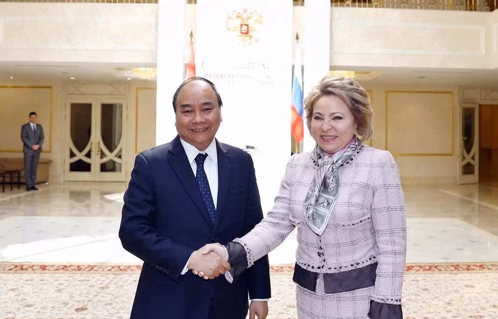 Prime Minister meets Russian upper house leader ảnh 1