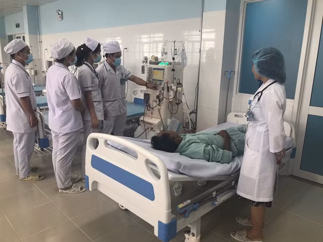 District-level hospitals use advanced medical techniques ảnh 1