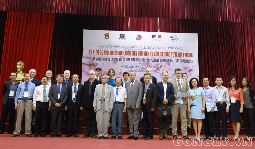 Domestic, foreign researchers discuss Dien Bien Phu campaign ảnh 1