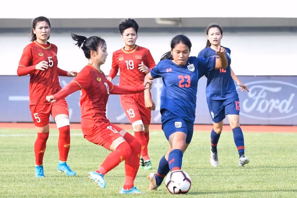 Vietnam U19 team tie goalless with Thailand ảnh 1