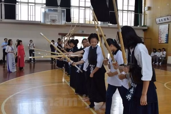 Teenagers’ visit looks to strengthen Vietnam-Japan friendship ảnh 1