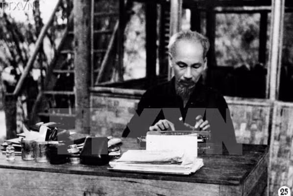 Late President Ho Chi Minh’s birth anniversary marked in Spain ảnh 1 Late President Ho Chi Minh’s birth anniversary marked in Spain ảnh 1