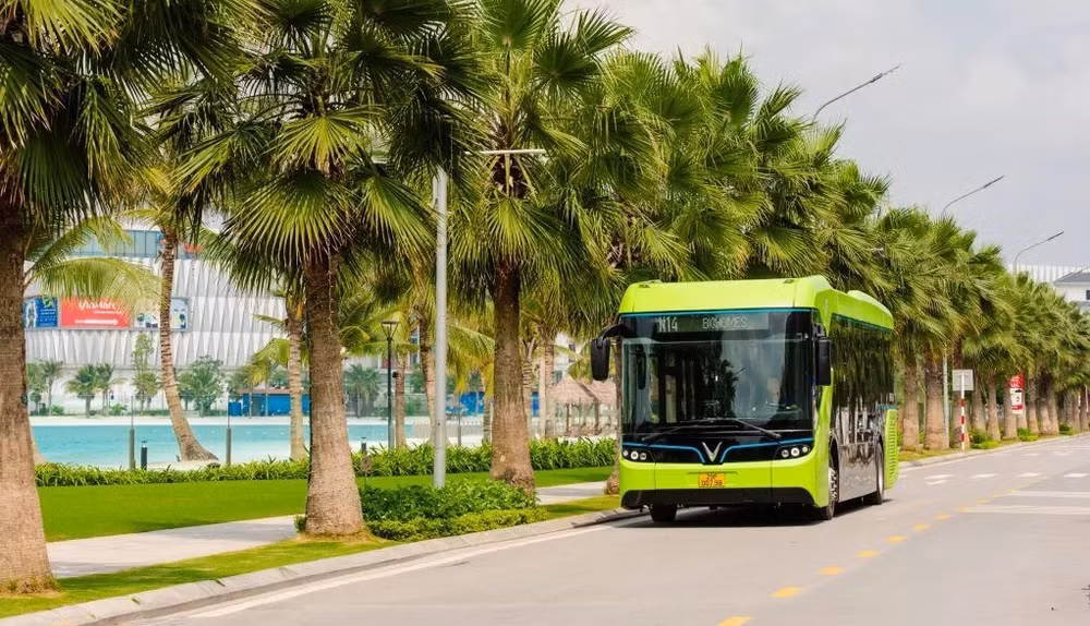 Hanoi needs 21 trillion VND to fully convert to electric buses ảnh 1