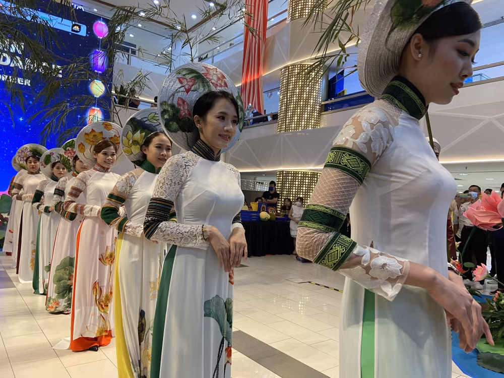 Vietnamese culture, tourism promoted in Malaysia ảnh 1