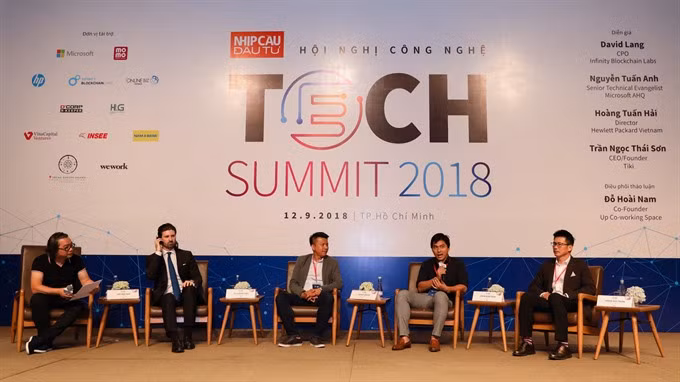 Tech conference gazes into crystal ball ảnh 1
