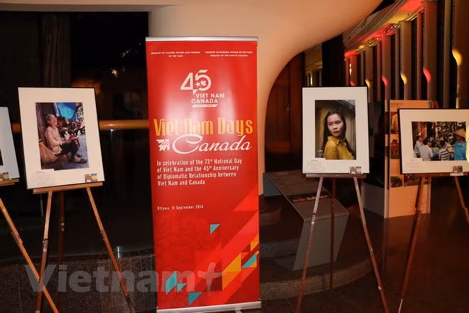 Cultural events held in Canada, Bulgaria to mark National Day ảnh 1