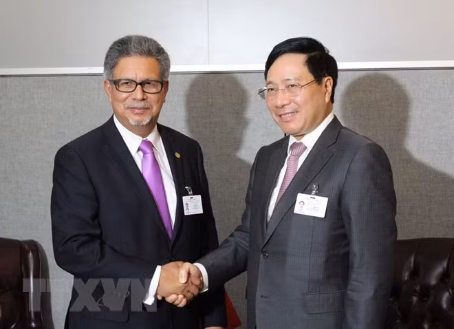 Deputy PM busy with sideline meetings at UN ảnh 2