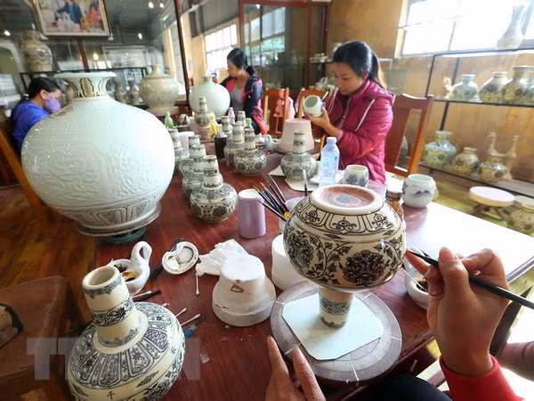 Ceramic exports to Argentina surge ảnh 1