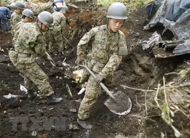 PM Phuc sends sympathy to Japan over quake devastation ảnh 1