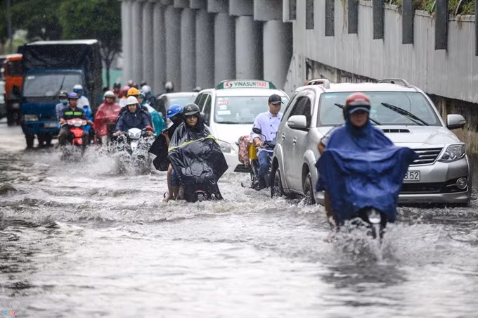 Administrative procedures hinder flood control projects ảnh 1