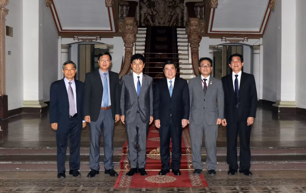 HCM City’s leader welcomes Japanese state minister ảnh 1