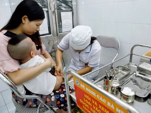 Instalment payment vaccine packages launched ảnh 1
