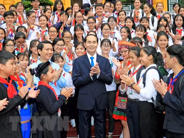 President stresses need to care for children ảnh 1