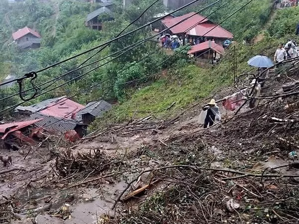 Landslides leave 6 dead, 4 missing in Lai Chau province ảnh 1