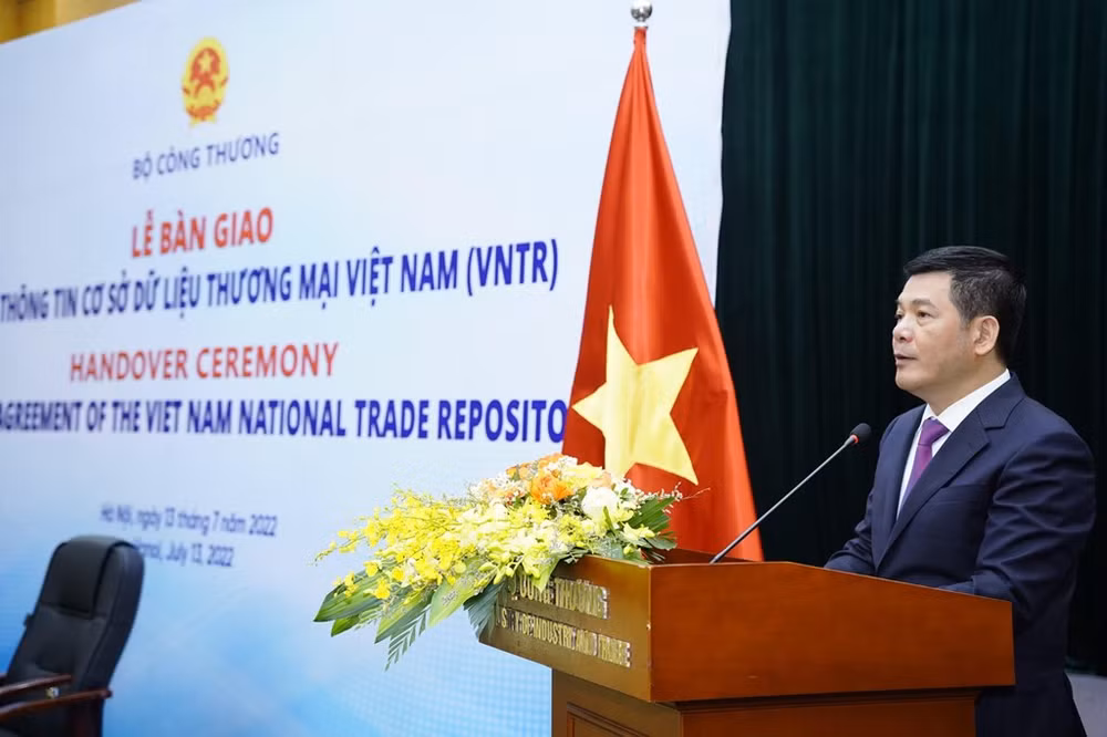 UK hands over national trade repository to Vietnam ảnh 2 UK hands over national trade repository to Vietnam ảnh 2