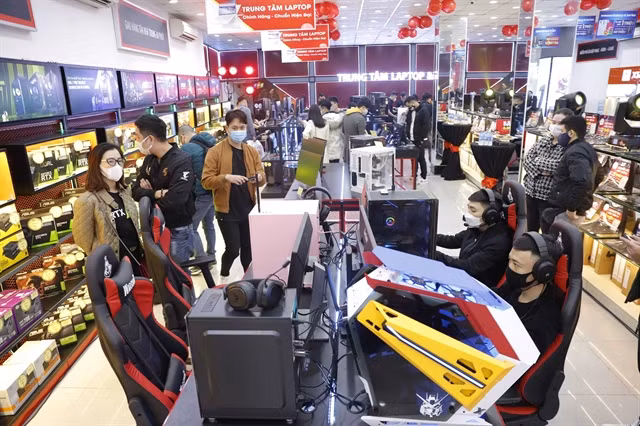 Retail companies expect lower profit growth ảnh 1