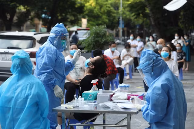 Low income, high pressure blamed for public health workers quitting jobs ảnh 1