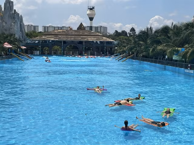 HCM City is most favoured destination for local travel: Survey ảnh 1