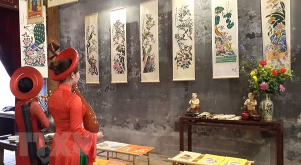Exhibition of folk paintings opens in Da Nang ảnh 1
