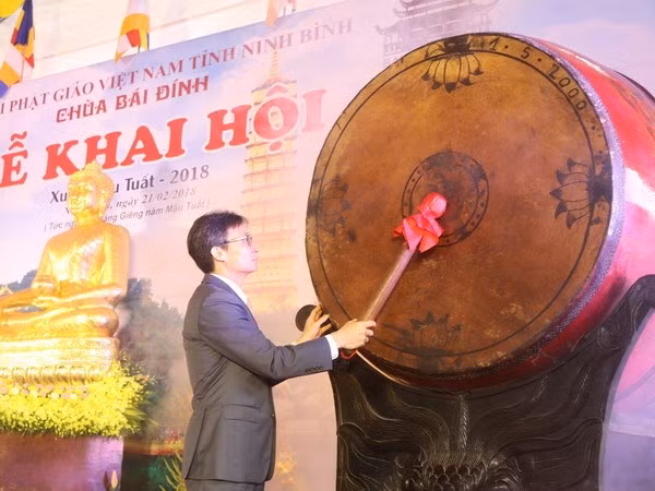 Numerous festivals kick off amid Tet atmosphere ảnh 1