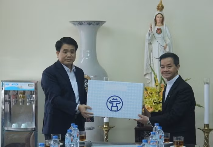 Authorities greet Catholics, overseas Vietnamese on Lunar New Year ảnh 1