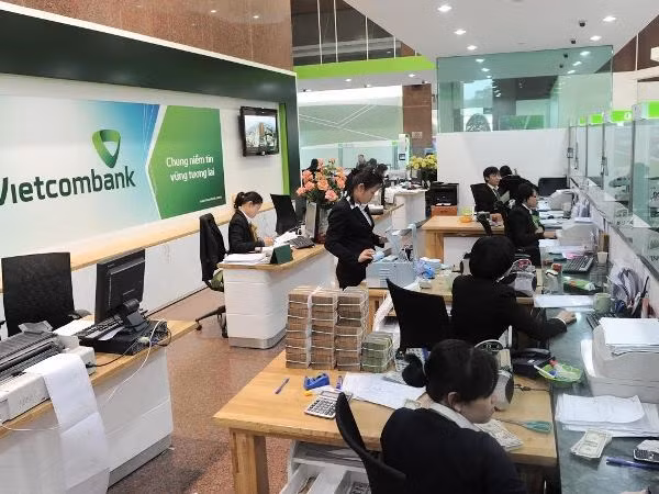 Vietcombank looks to earn 570-mln-USD profit in 2018 ảnh 1