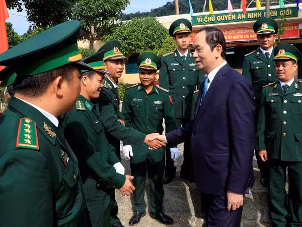 President visits Kon Tum ahead of traditional Tet ảnh 1