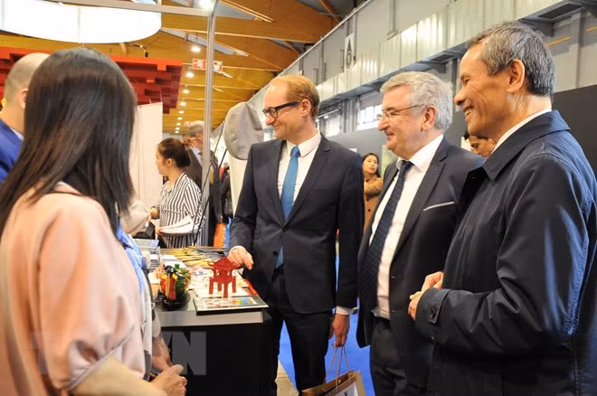 Vietnam’s culture, tourist sites introduced at Brussels Holiday Fair ảnh 1