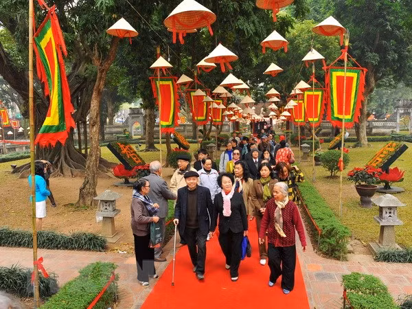 Vietnam Poetry Day experiments with new activities to attract audiences ảnh 1