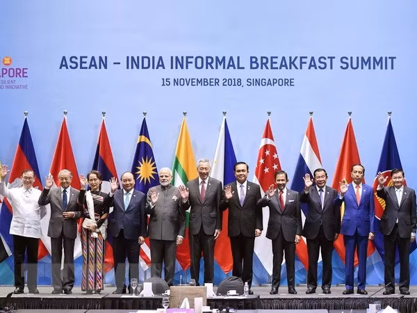 PM joins ASEAN-India Informal Breakfast Summit in Singapore ảnh 1 PM joins ASEAN-India Informal Breakfast Summit in Singapore ảnh 1