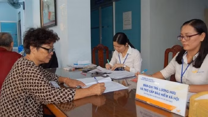 Retirement age may go up due to trade deals ảnh 1