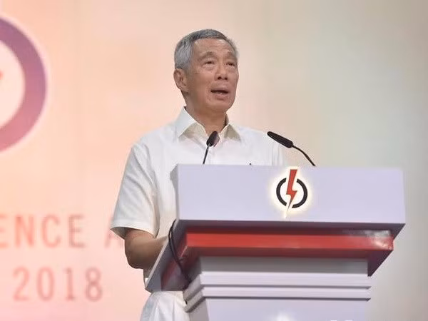 Singaporean PM calls on ASEAN states to open market, strengthen integration ảnh 1