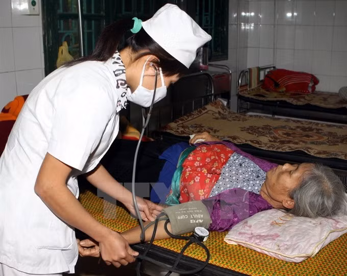 Prime Minister approves overhaul of communal health system ảnh 1