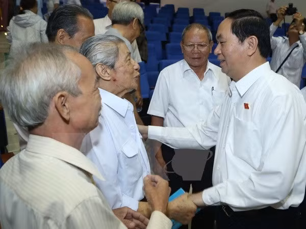 President meets armed forces voters in HCM City ảnh 1