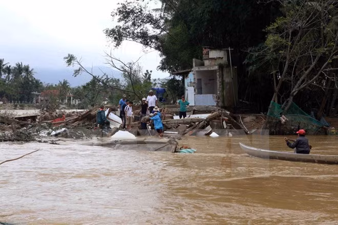 PM approves 165 billion VND as flood relief aid ảnh 1