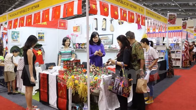 Vietnam joins charity fair in Indonesia ảnh 1 Vietnam joins charity fair in Indonesia ảnh 1