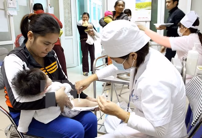 Priority given to vaccination in disadvantaged areas ảnh 1 Priority given to vaccination in disadvantaged areas ảnh 1