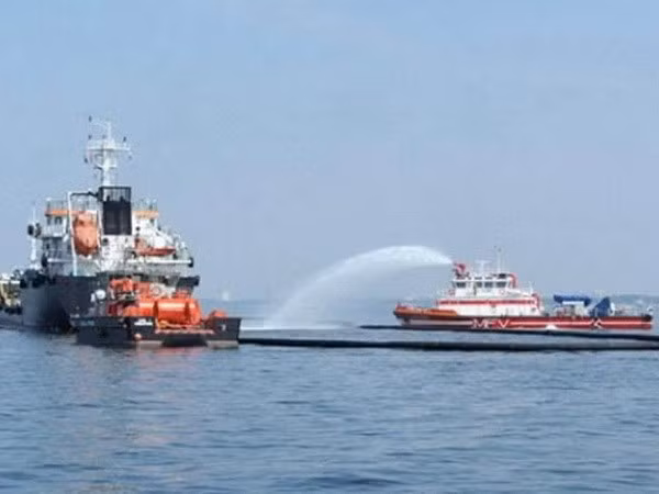 Singapore, Malaysia conduct joint chemical spill exercise at sea ảnh 1