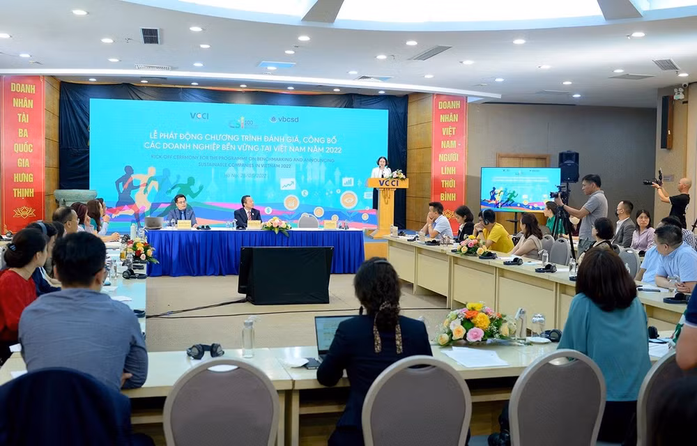 VCCI launches sustainable business assessment program 2022 ảnh 1