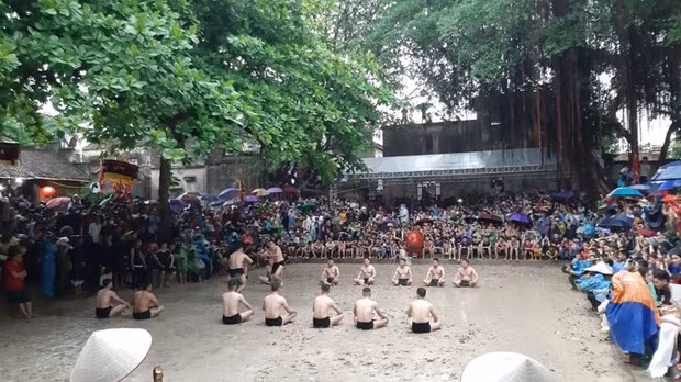 Van Village mud ball wrestling – sun worship and fun in the mud ảnh 1