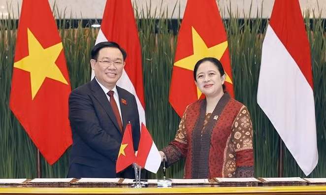 Vietnam attaches great importance to promoting ties with Indonesia: Top legislator ảnh 2