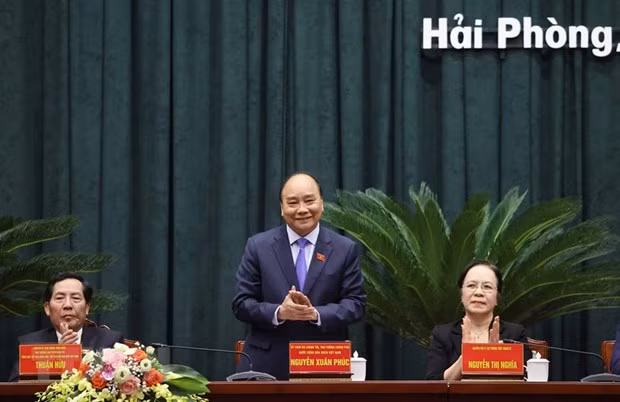 PM Nguyen Xuan Phuc meets Hai Phong voters ảnh 1