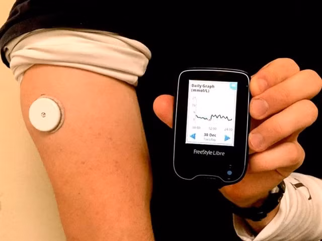 Abbott’s FreeStyle Libre system helps Vietnamese diabetes patients manage glucose ảnh 1