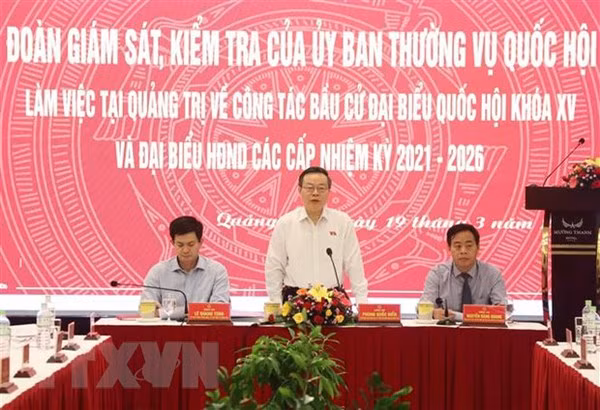 NA inspection teams work with election committees of Thai Binh, Quang Tri ảnh 2