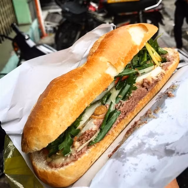 Vietnamese street food popular on Instagram ảnh 1