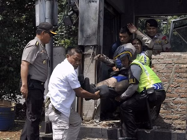 Vietnam condemns terror attacks in Jakarta ảnh 1