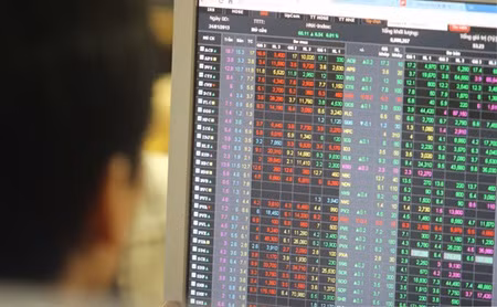 Vietnam stocks decline amid global rout ảnh 1